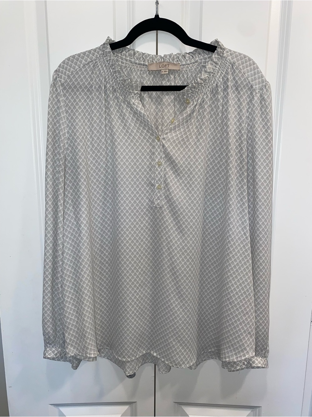 LOFT Light Gray Geometric Ruffle-Neck Long Sleeve Blouse